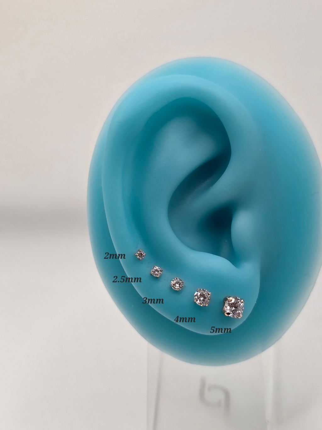 18k Tiffany Prong stud