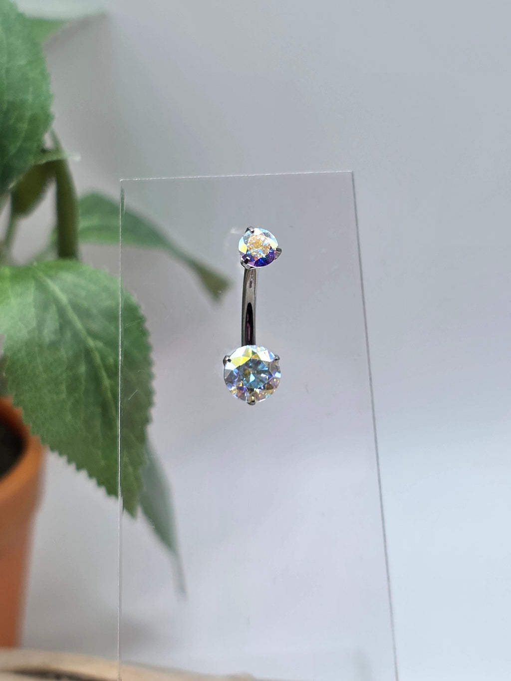 2 Gem Prong Navel Curve