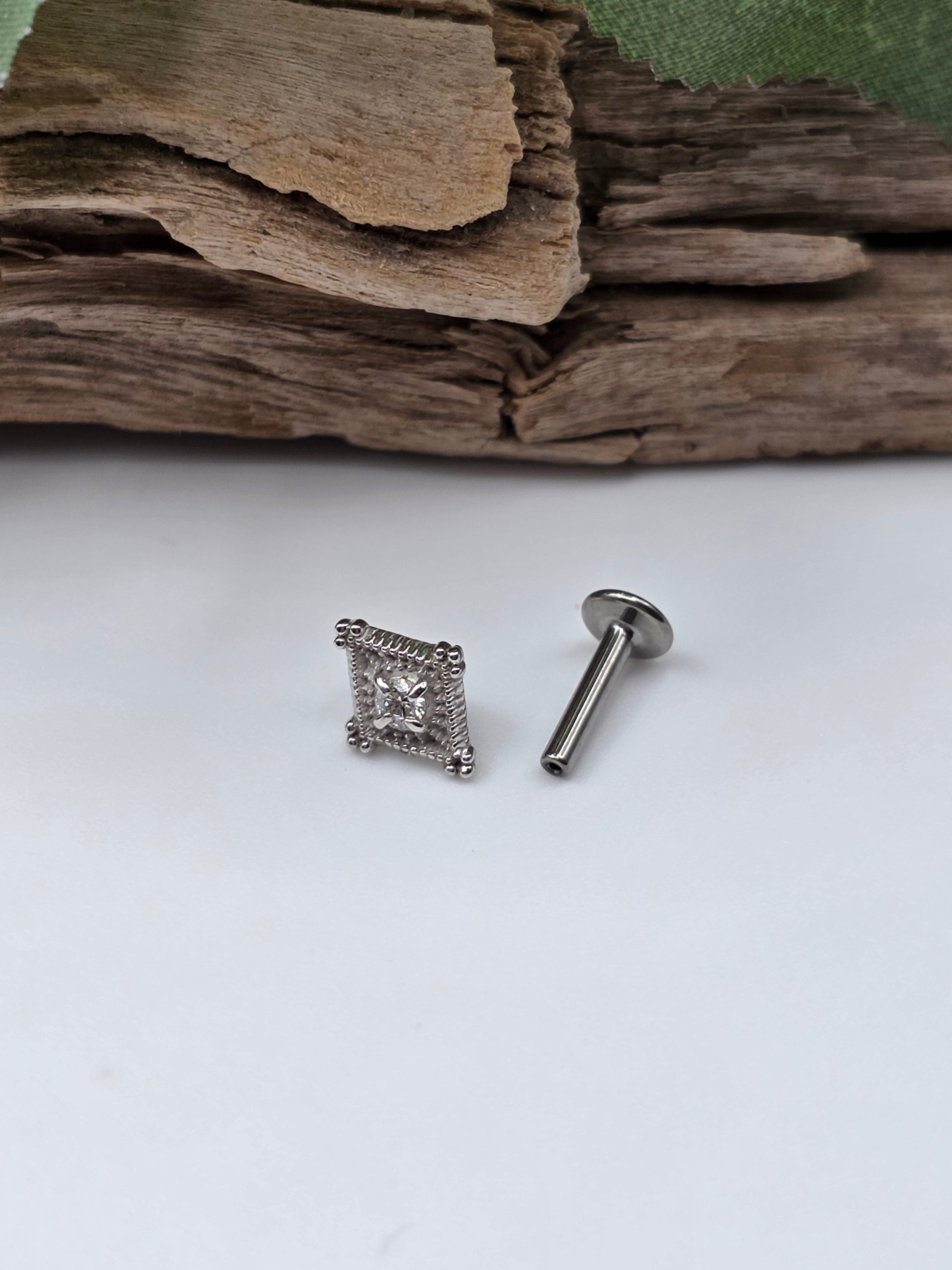 14k White Gold Lucidity Stud