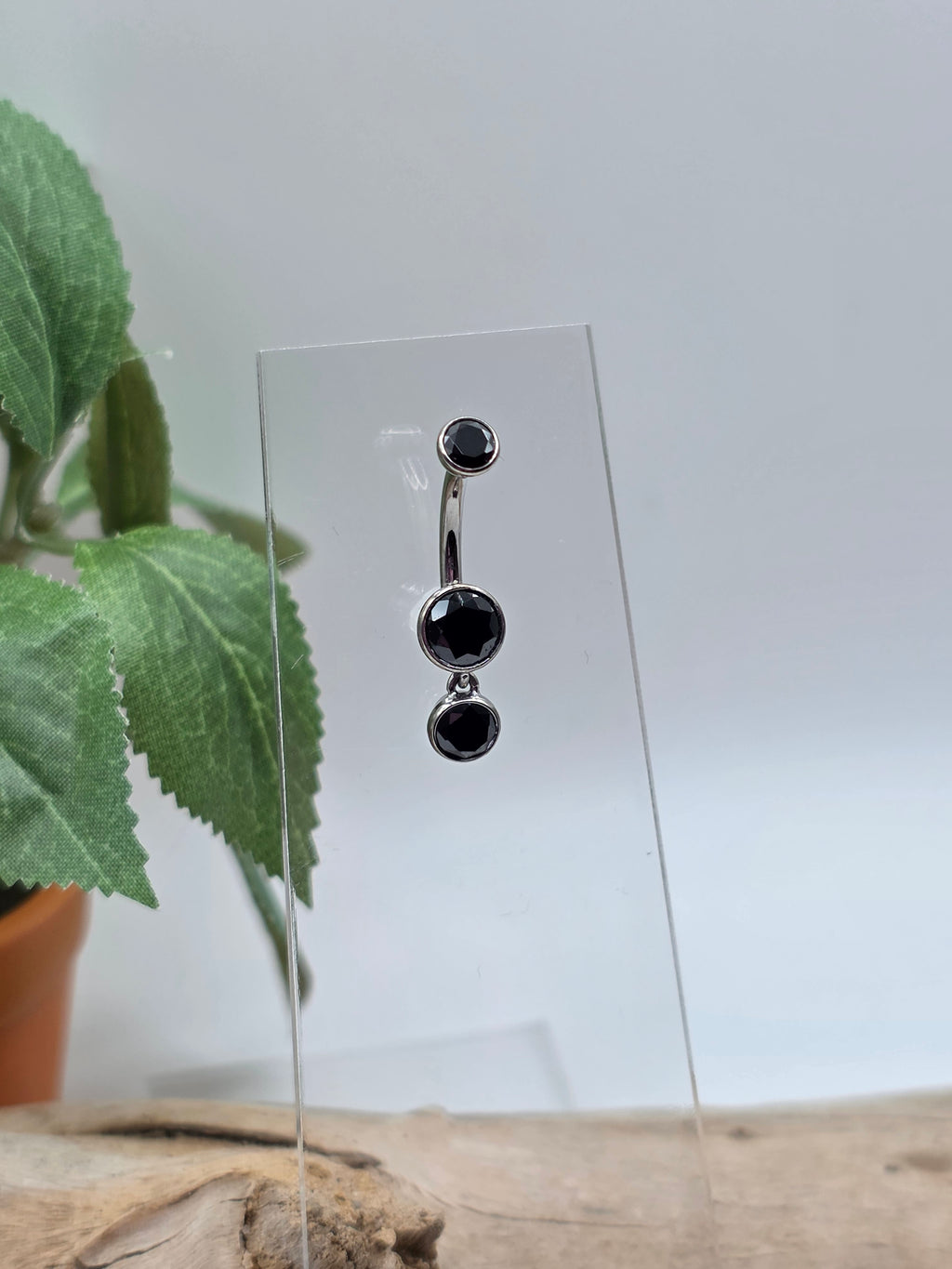 3 Gem Bezel Navel Curve