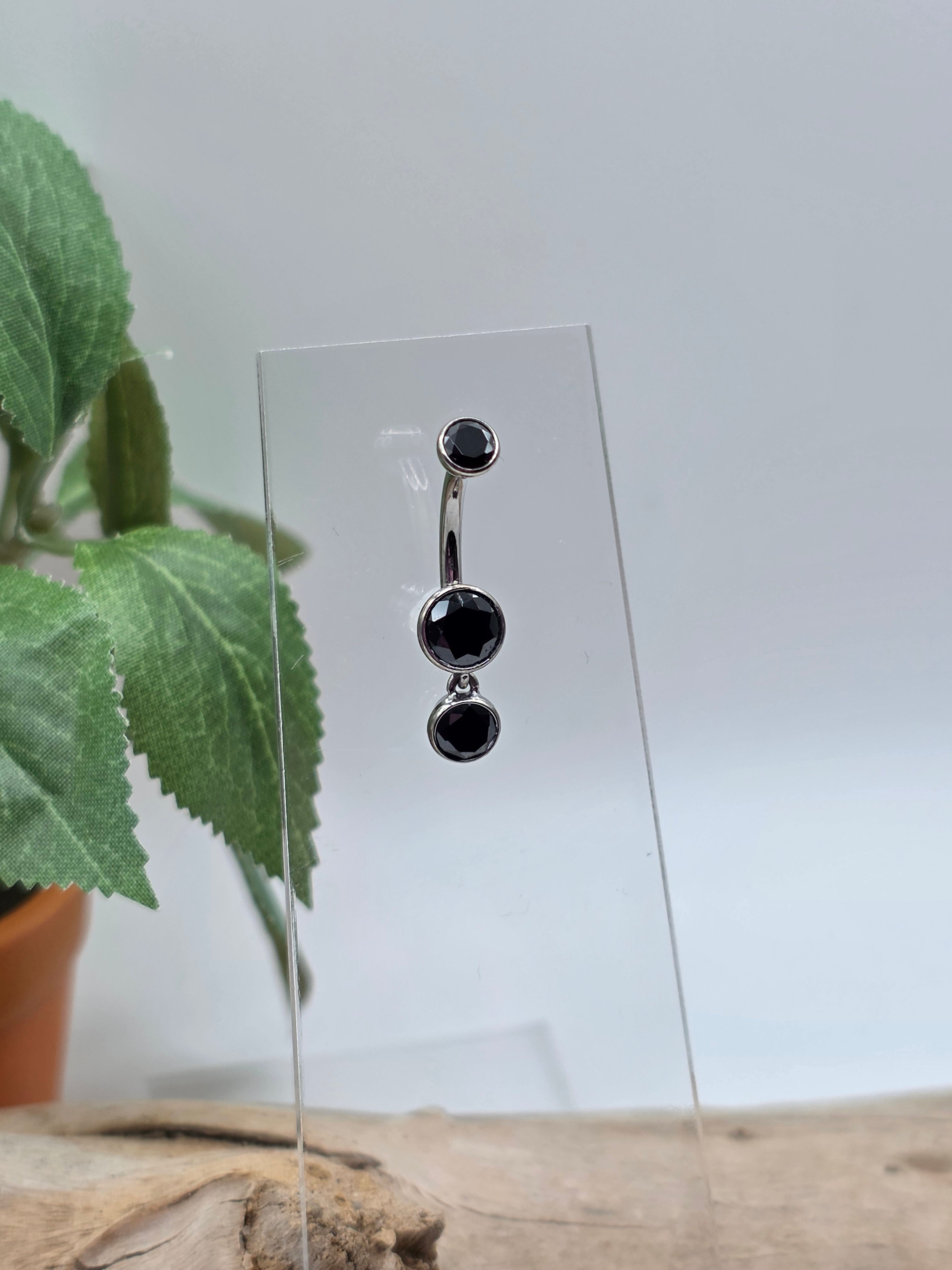 3 Gem Bezel Navel Curve