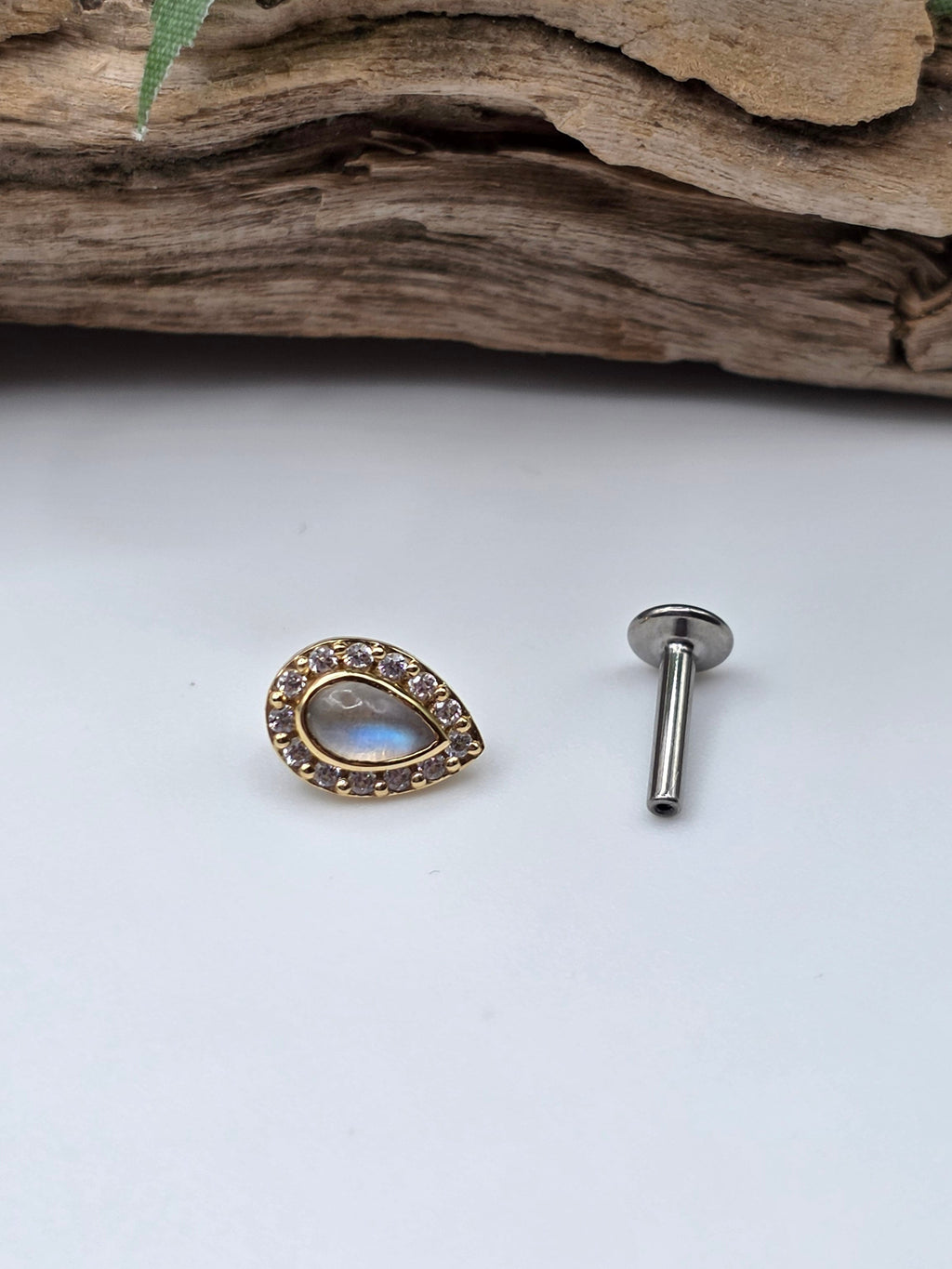 14k Yellow Gold Elizabeth Pear