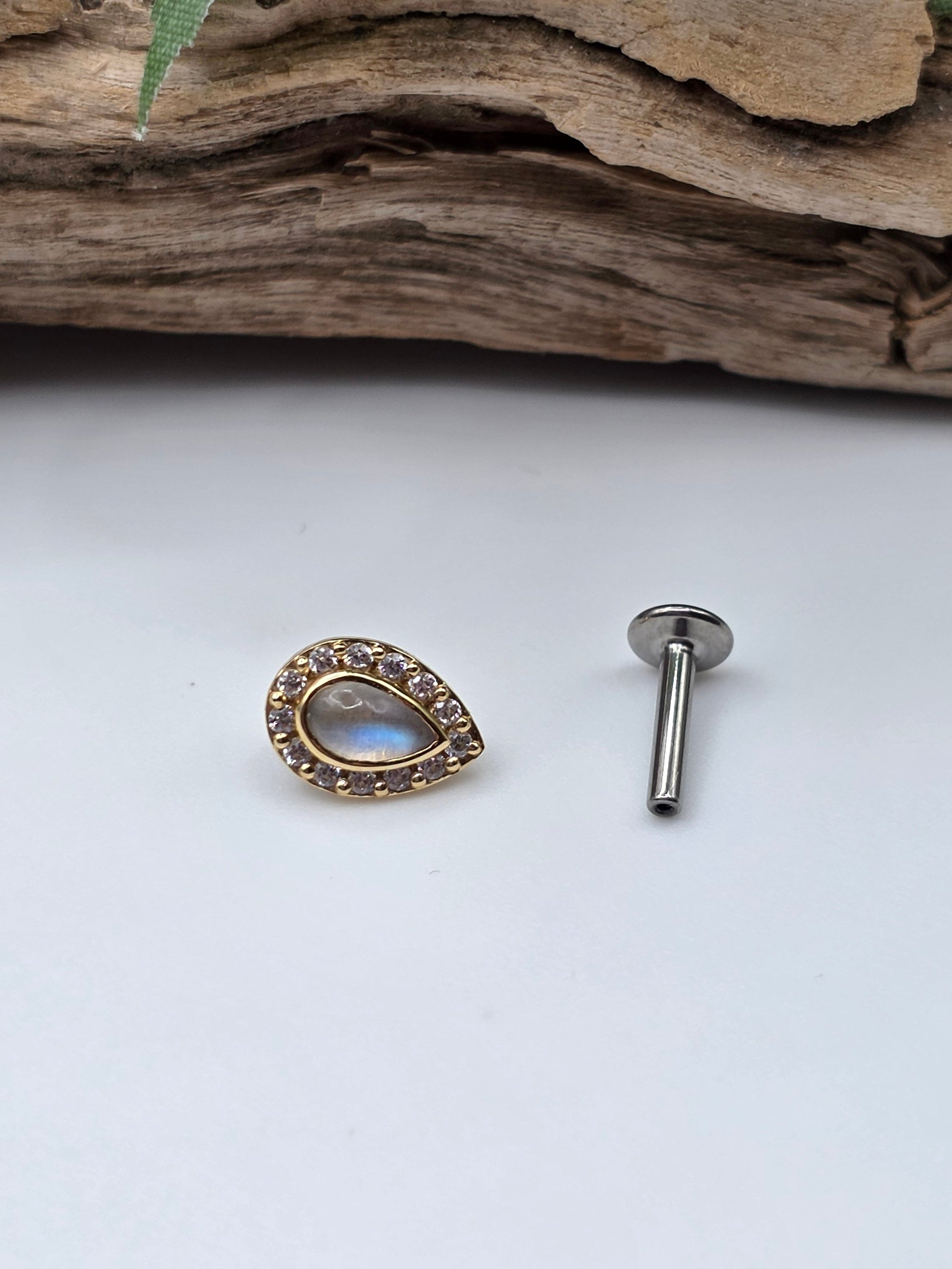 14k Yellow Gold Elizabeth Pear