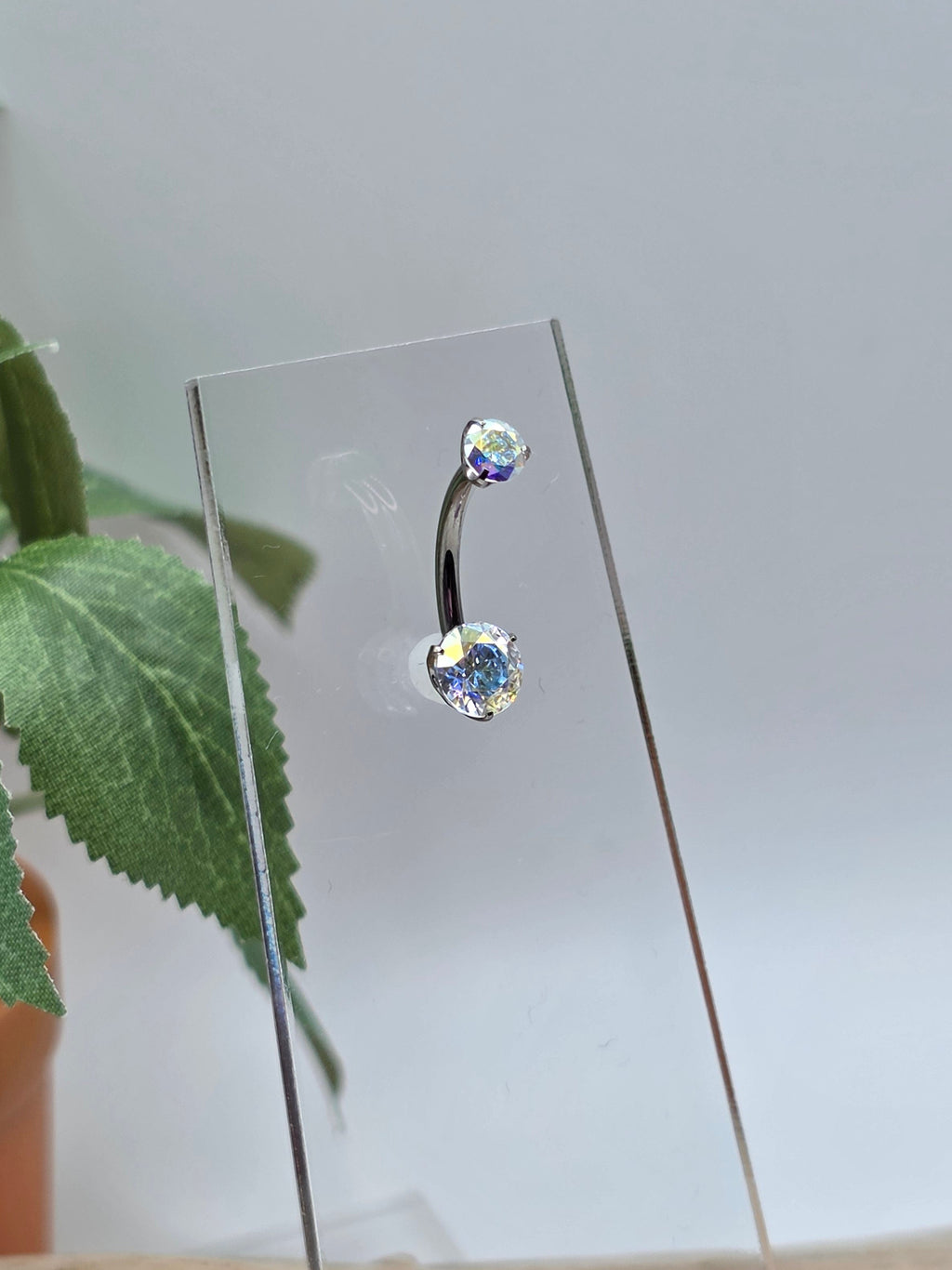 2 Gem Prong Navel Curve