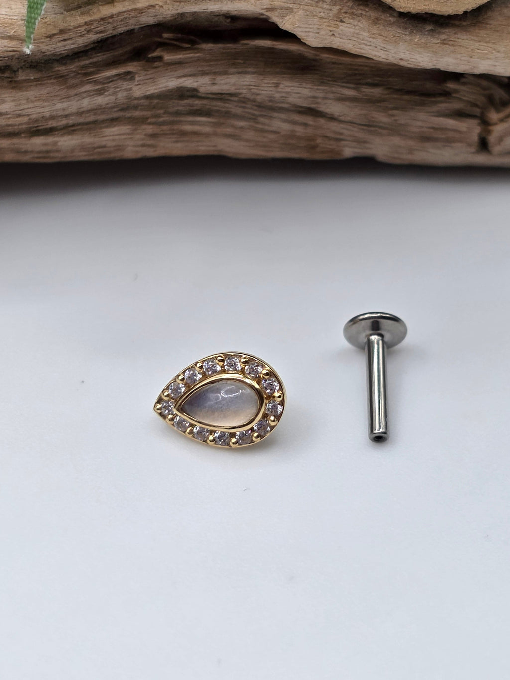 14k Yellow Gold Elizabeth Pear